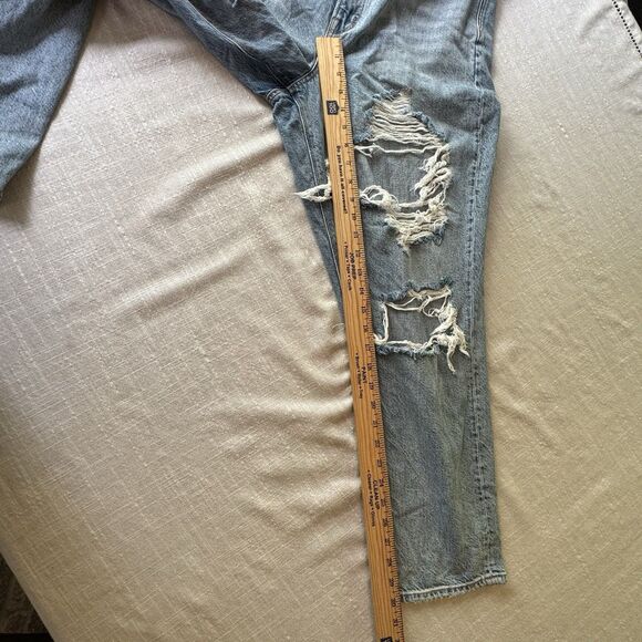 AMERICAN EAGLE Distressed Highest Rise Mom Jean Women's‎ Size 14 Regular - Picture 11 of 13